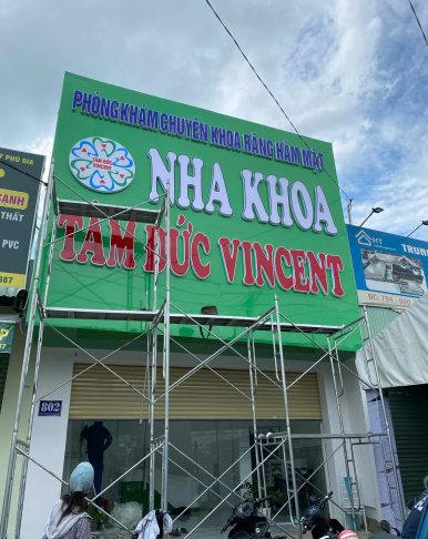 THI CÔNG CHỮ NỔI NHA KHOA