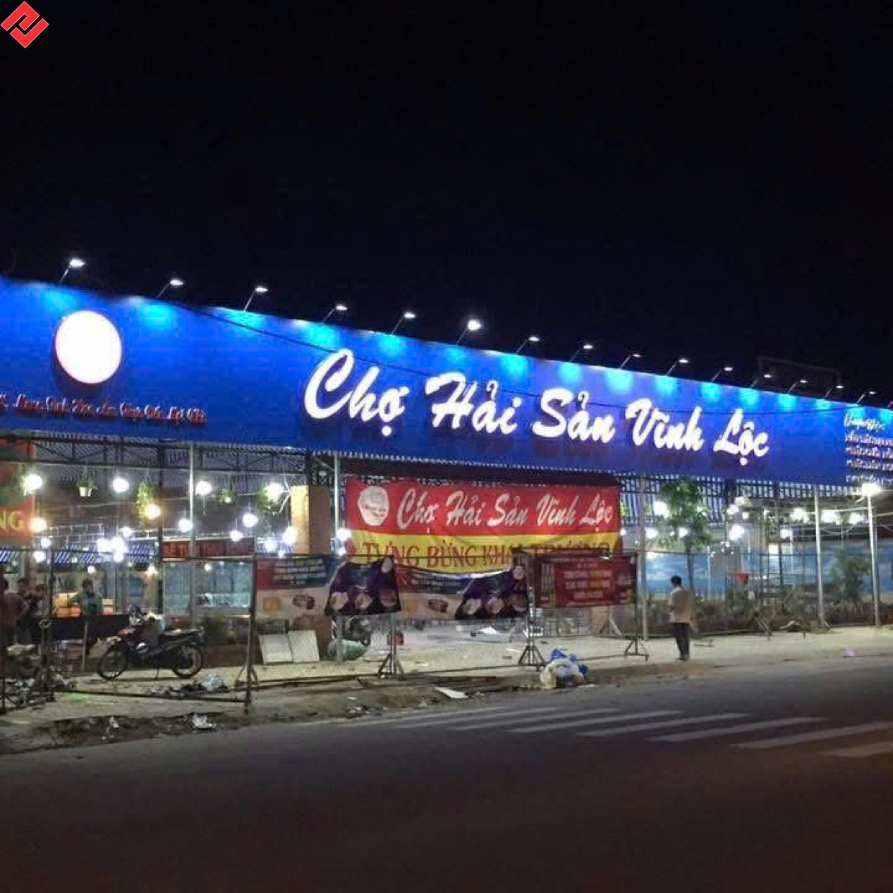 MẶT DỰNG ALU CHỮ NỔI CÓ ĐÈN KHU VỰC VĨNH LỘC 